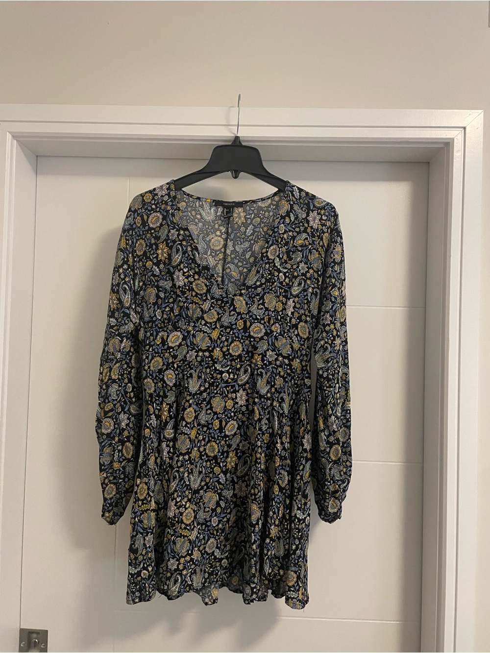 Forever 21 Floral Long Sleeve V-Neck Midi Dress